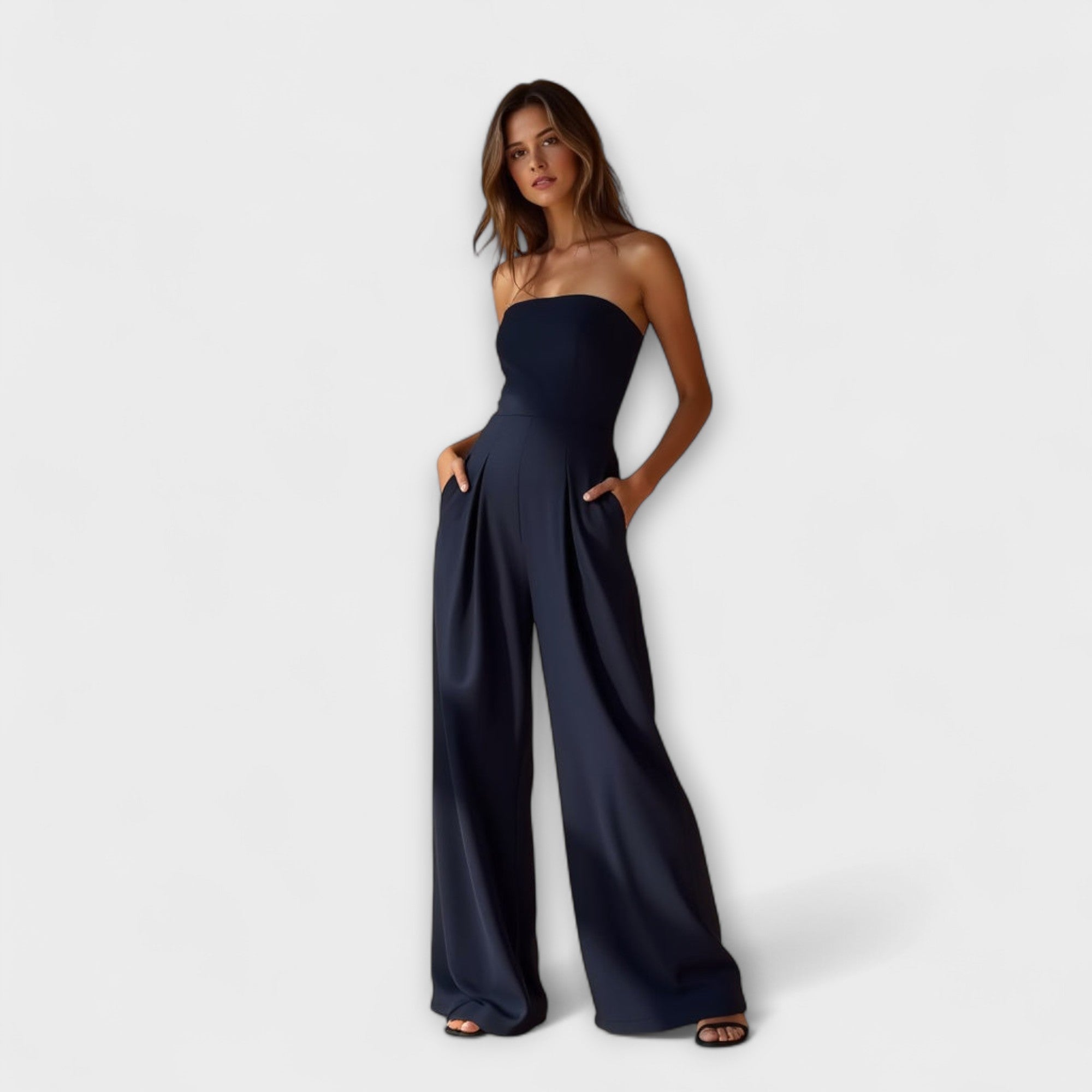 Kiora  | Elegante Tuta Senza Spalline